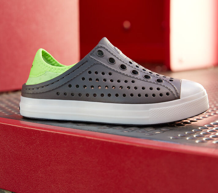 sketchers boys shoes